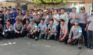 Irjen Royke Lumowa bersama anggota kepolisian lingkup Polres Talaud