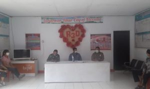 Camat Langowan Timut memimpin rapat dengan pemuka muslim di Langowan