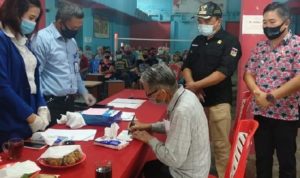 Penyaluran BLT-DD di Desa Kiawa Dua