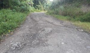 Ruas Jalan Lobu - Kalait yang sangat memprihatinkan