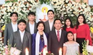 Keluarga Senduk-Karundeng kokoh dalam keyakinan