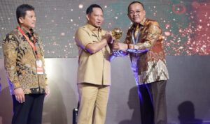 Pemkot Tomohon Raih UHC Award di Bidang Kesehatan.